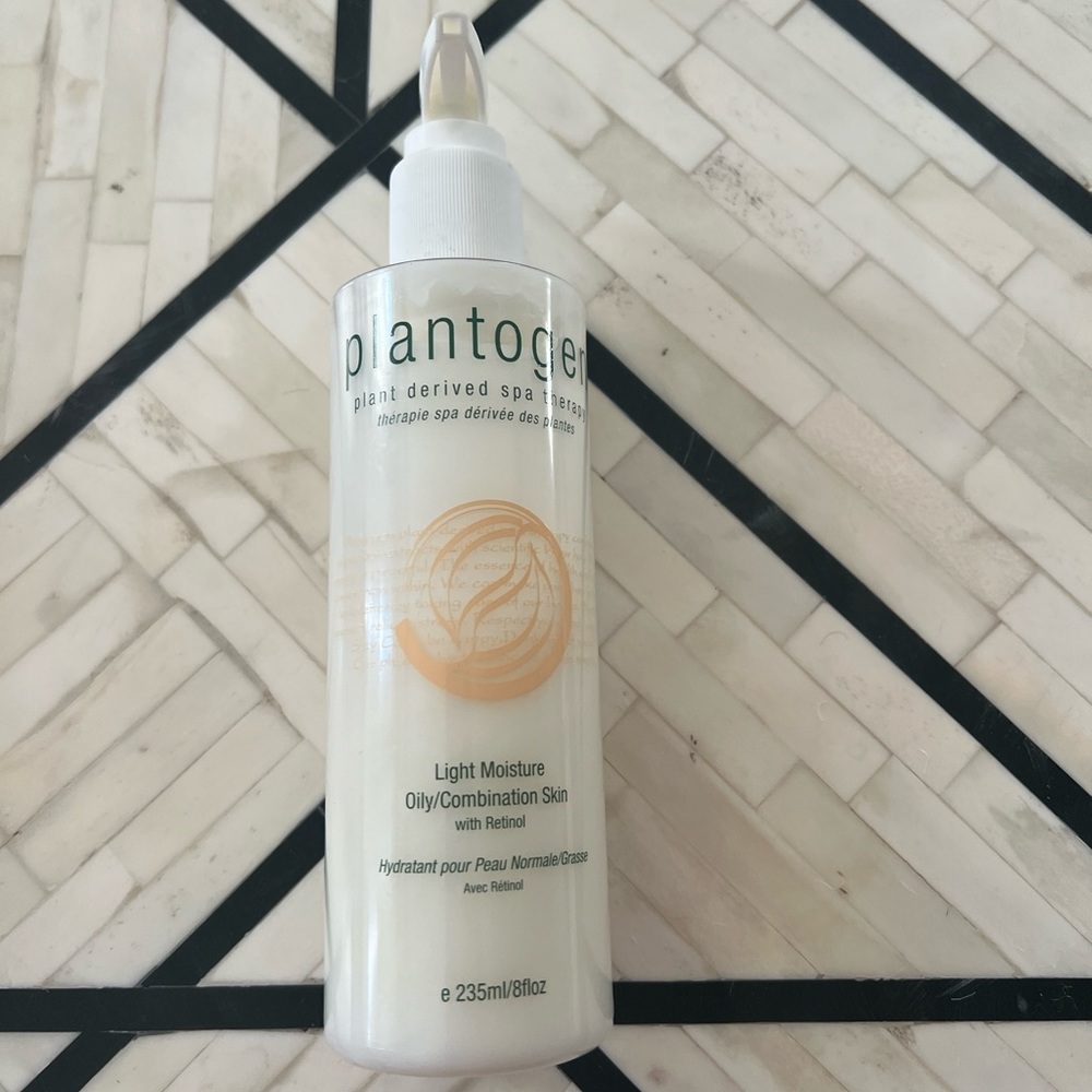 Large lightweight moisturizer.